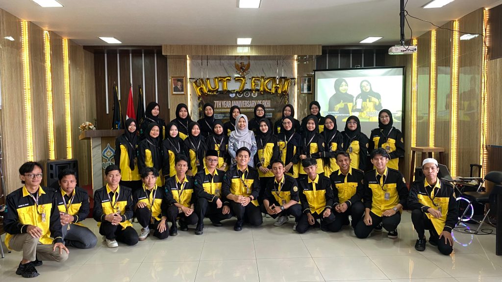 Foto bersama dekan dengan fungsionaris gen-7